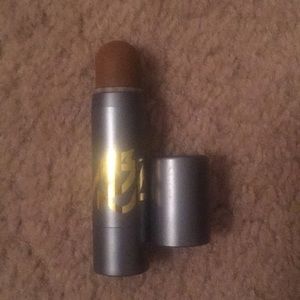 Tyra beauty sculpt in a stick